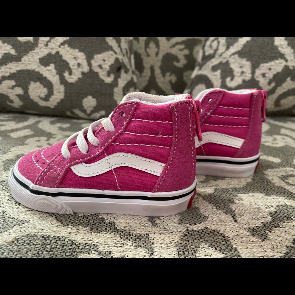 Vans - Picture 3 of 4